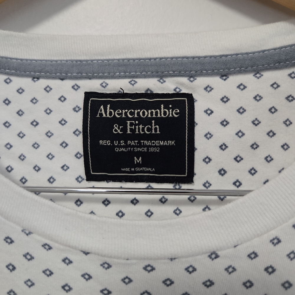 Abercrombie & Fitch Men's White & Blue Patterned Tee Shirt - Picture 3 of 6